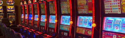 solt 777 Slots Jackpot ဆုငွေ MMK ဖြင့် ရရှိနေသော ကစားသမား မြင်ကွင်း